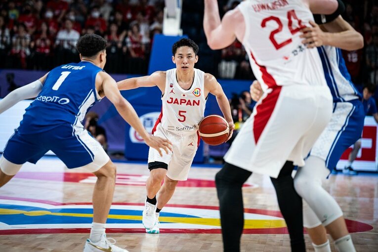 河村は不調だった３Pで勝負を決めた　©︎FIBA