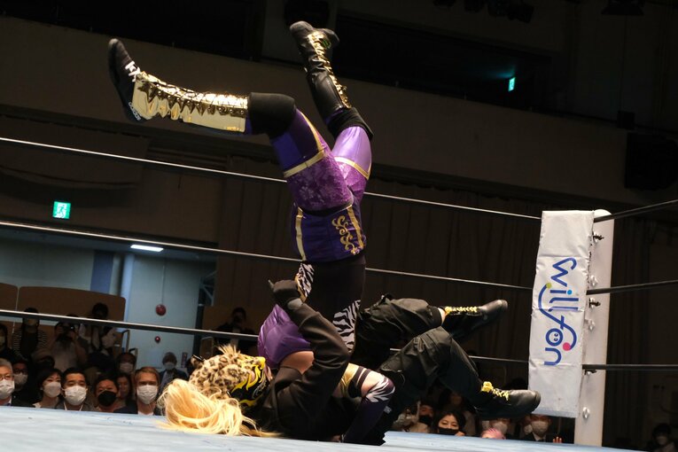 タイガー・クイーンを激怒させた“ヒール殺法”…乱入に凶器攻撃、待望のライバルは何でもありの“闇の軍団”？(34)