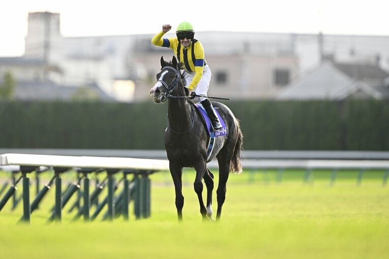 マスカレードボールのウイニングラン　©Keiji Ishikawa