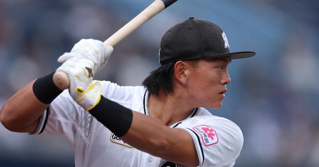 サブマリン隊(プロフ必須) さま専用★ サブロー・角中 ★ プロコレ ロッテ・角中勝也が継承する「3」の魂 「(3番は)重みはあるが