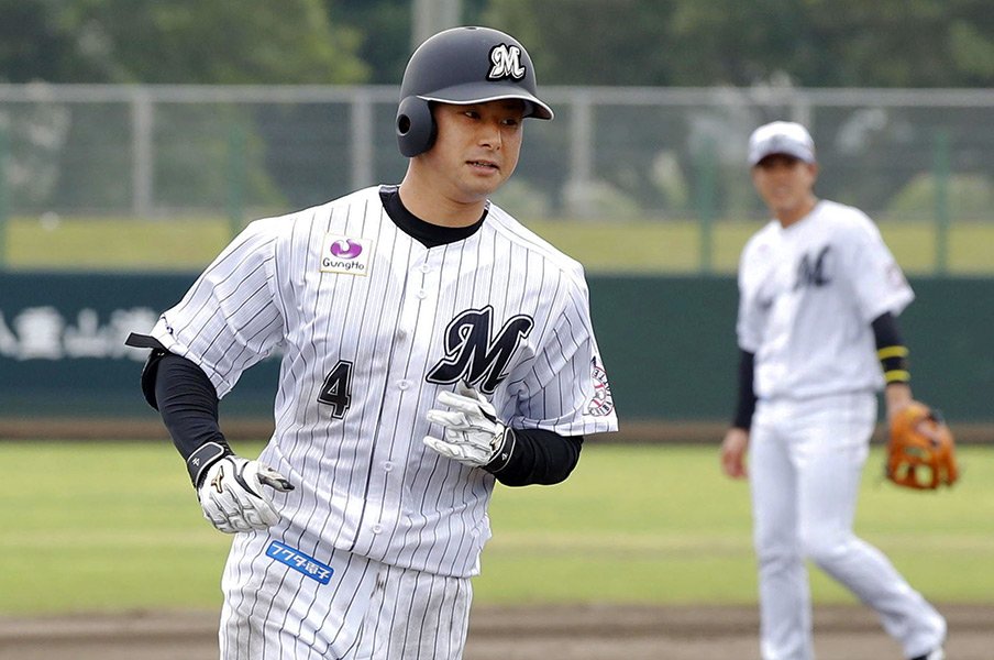 先輩・源田壮亮に学んだ奥義を!ロッテのドラ2藤岡裕大の“送球論”。<Number Web> photograph by Kyodo News