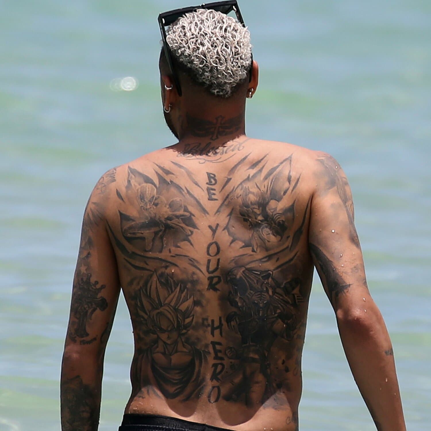 ネイマールの背中のタトゥー。左下には孫悟空が　©Getty Images