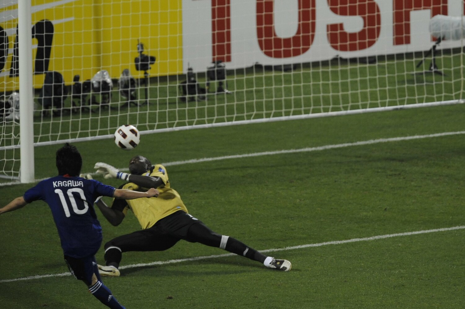 準々決勝カタール戦、香川真司の同点ゴール　©Takuya Sugiyama