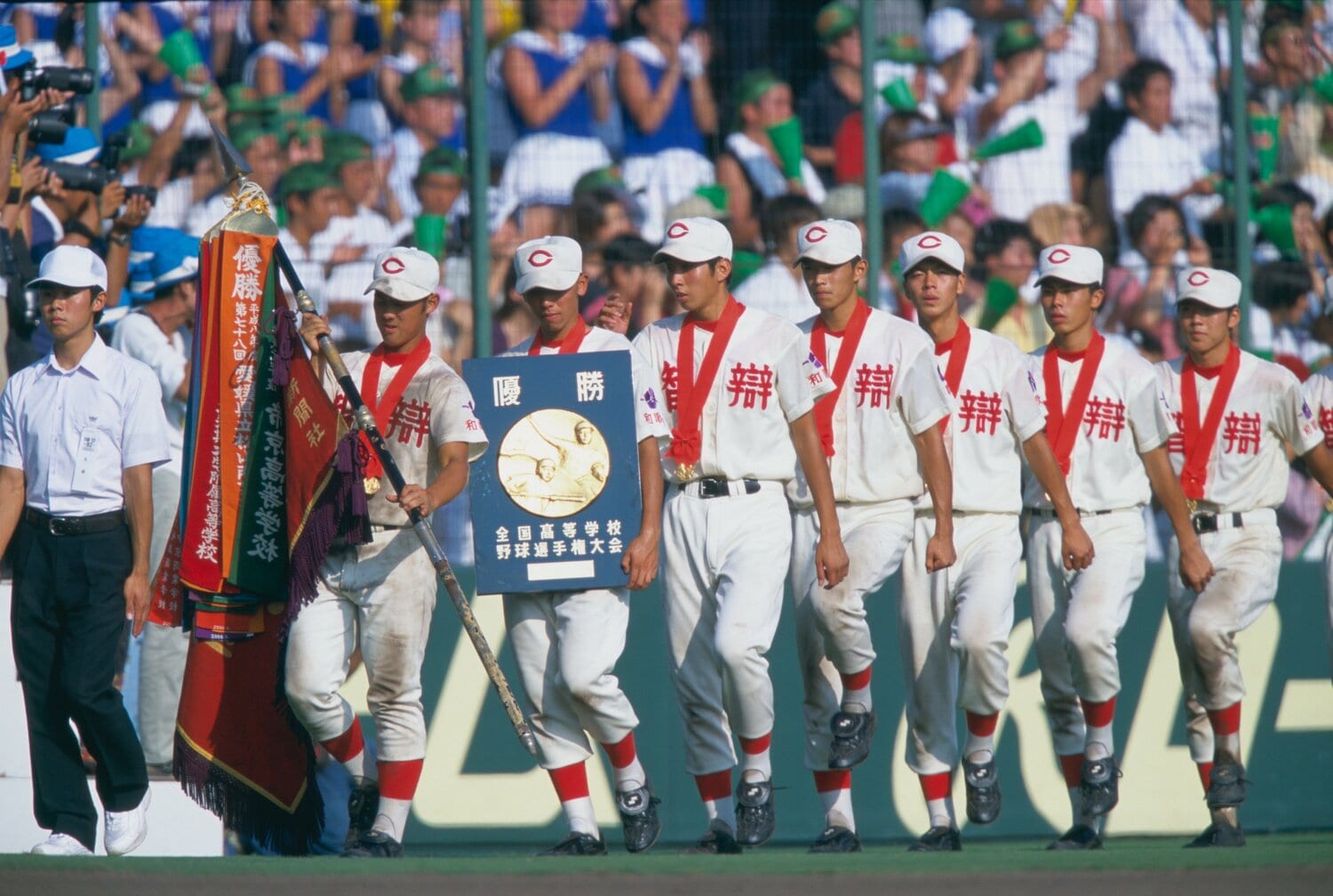 「史上最強打線」で全国を制した2000年の智弁和歌山　©BUNGEISHUNJU