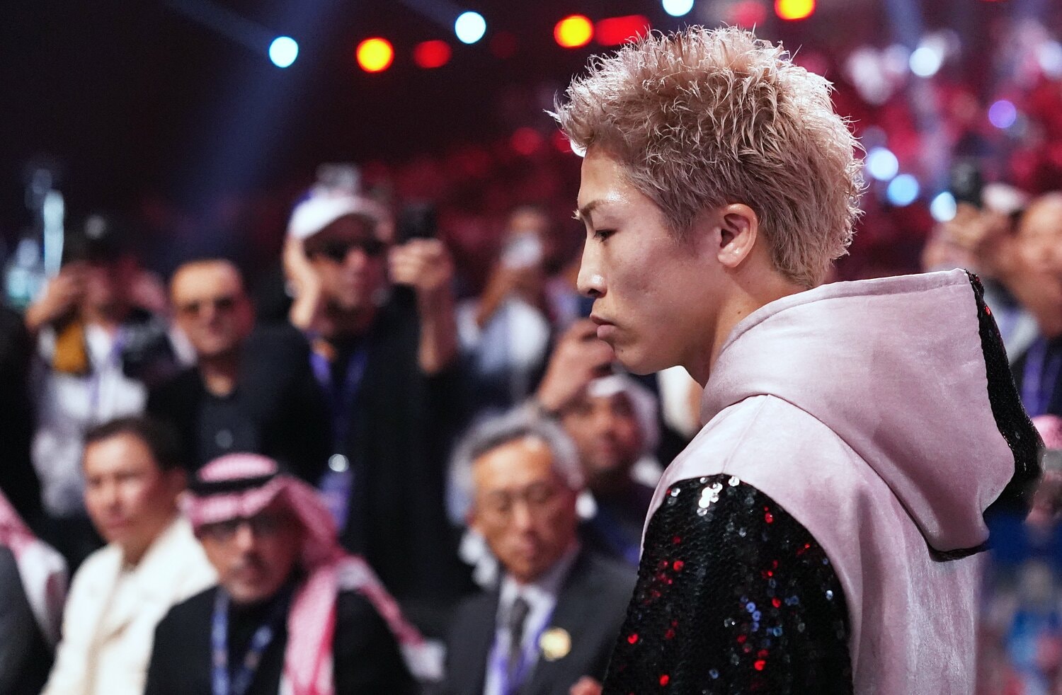 メキシコ人の大歓声が響き渡る中、リングに上がる井上尚弥　©︎Naoki Fukuda