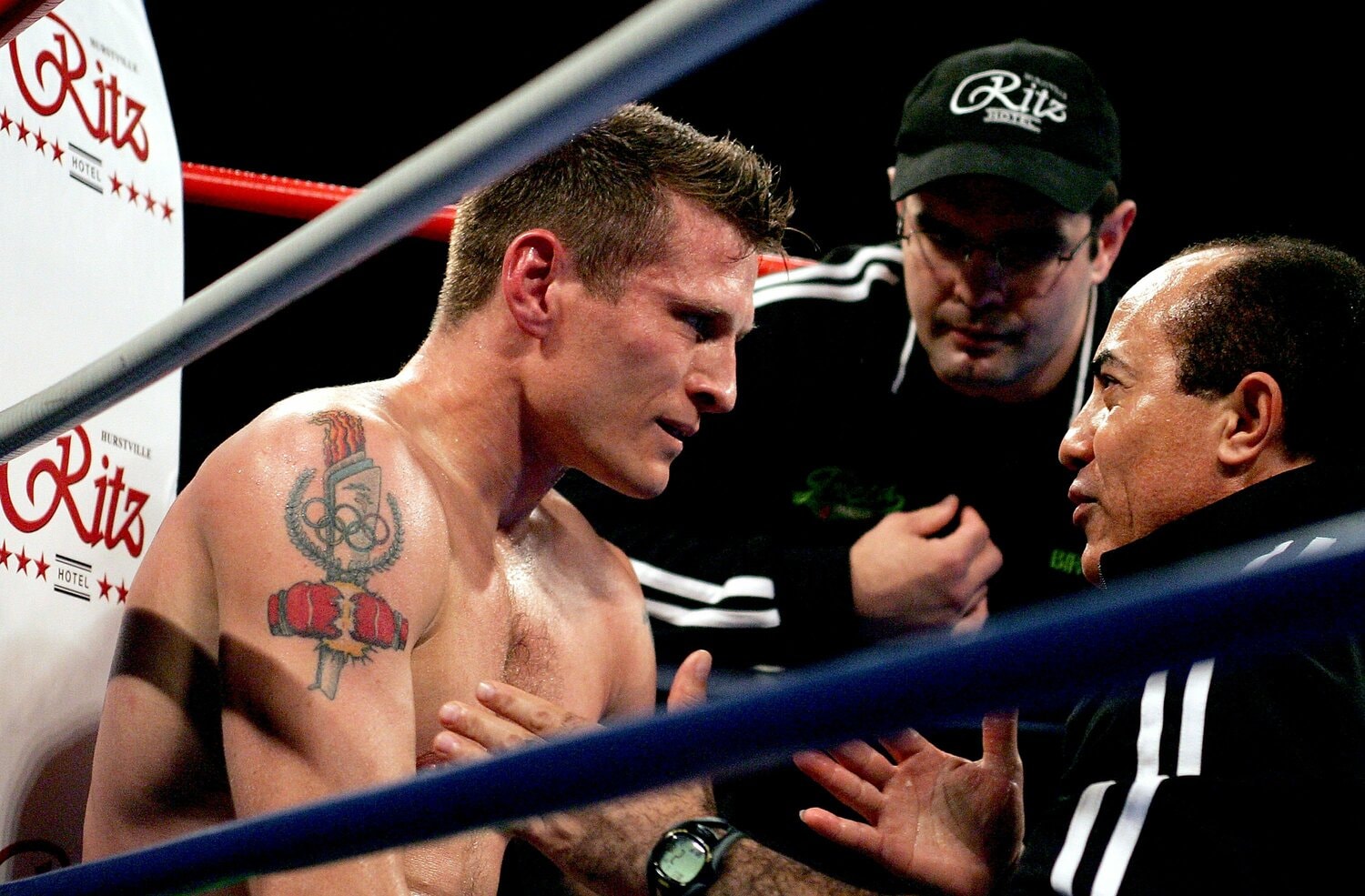 オーストラリア人ボクサー、ダニー・グリーンのセコンドにつくサラス（2005年撮影）　©Getty Images