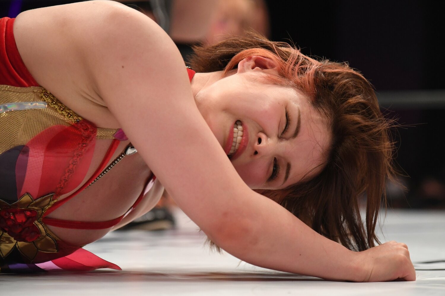 悔しがる月山和香