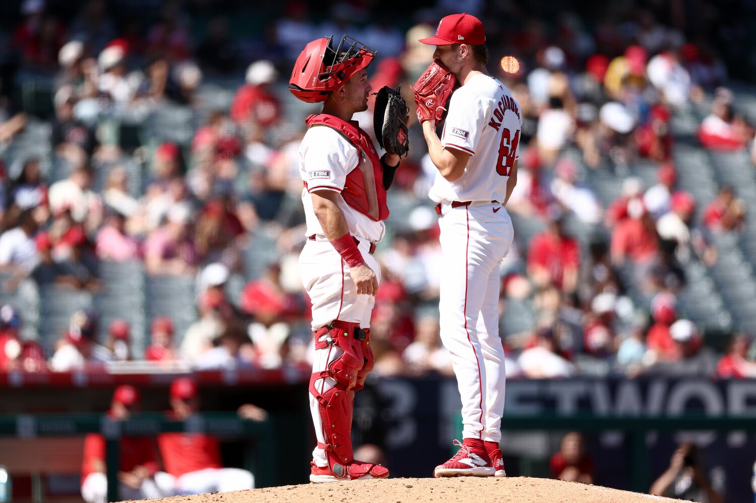 9月終盤のエンゼルスタジアムでのレンジャーズ戦。背後の観客席は空席が目立つ　©Getty Images