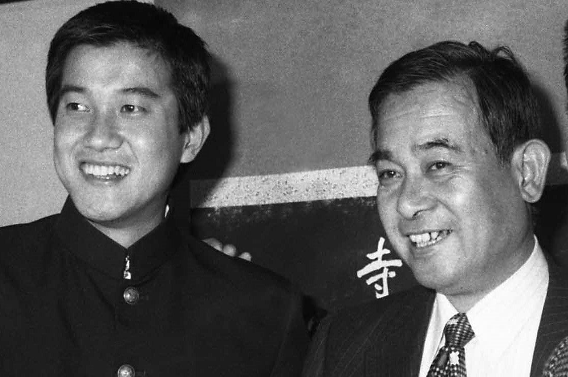 巨人の辣腕スカウトだった加藤（右）から猛アプローチを受けたという瀬戸山。左は同年のドラ1だった原辰徳 ©Sankei Shimbun