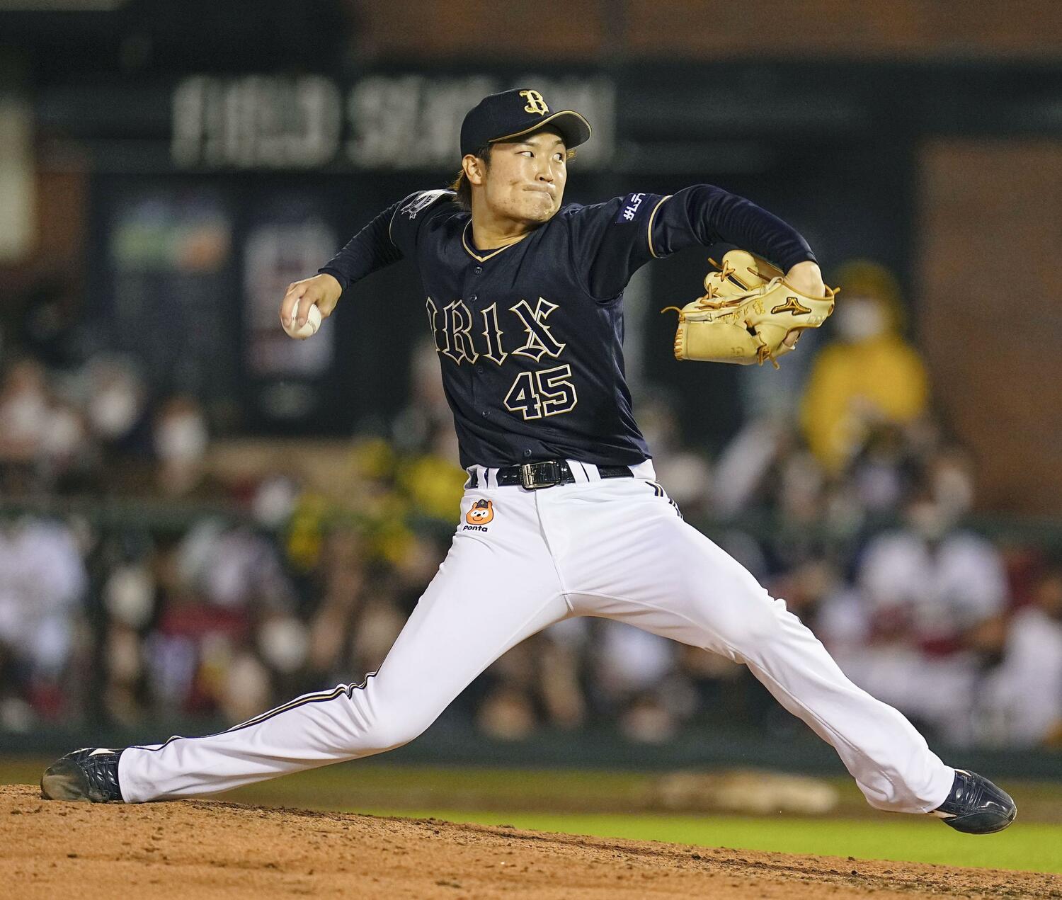 今年で30歳となるプロ2年目の阿部翔太。防御率0.61という見事な投球でリーグ連覇に貢献した　©︎KYODO