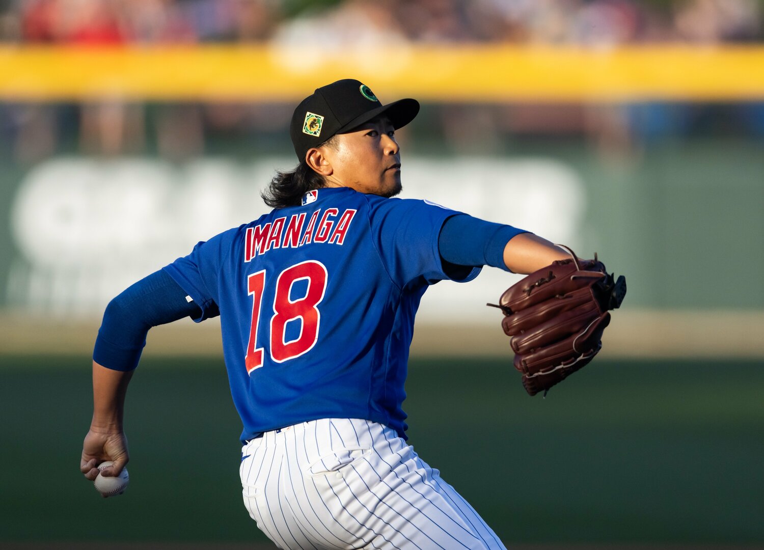 オープン戦で投球するカブス・今永 ©AFLO