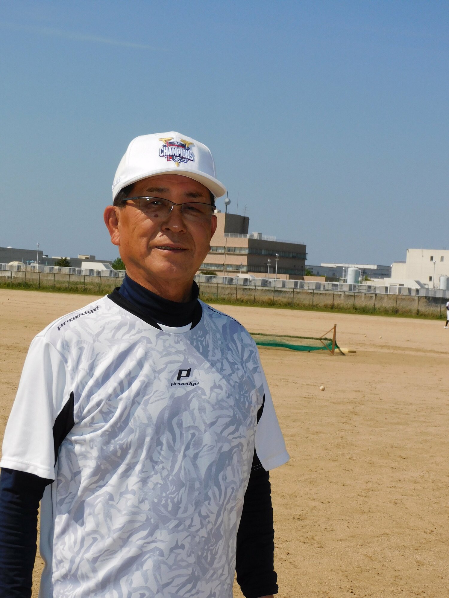 貝塚ヤングの川端末吉監督。ヤクルト・川端慎吾内野手と、その妹で女子野球・九州ハニーズの友紀内野手の父でもある　©Haruka Sato