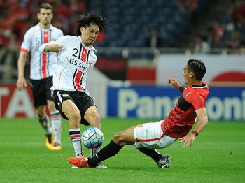 ACLで浦和がFCソウルに先勝。Kリーガー高萩洋次郎と日韓新時代。＜Number Web＞ photograph by Masashi Hara/Getty Images