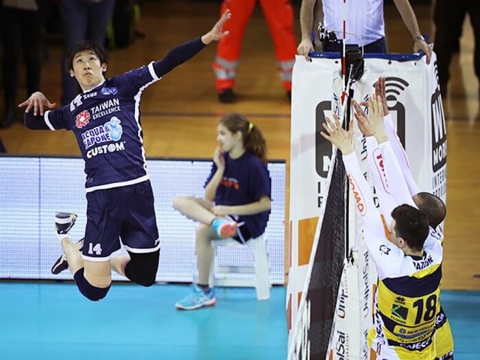 木村沙織と石川祐希の共通点とは。身体能力に頼らない指導者の重要性。＜Number Web＞ photograph by AFLO