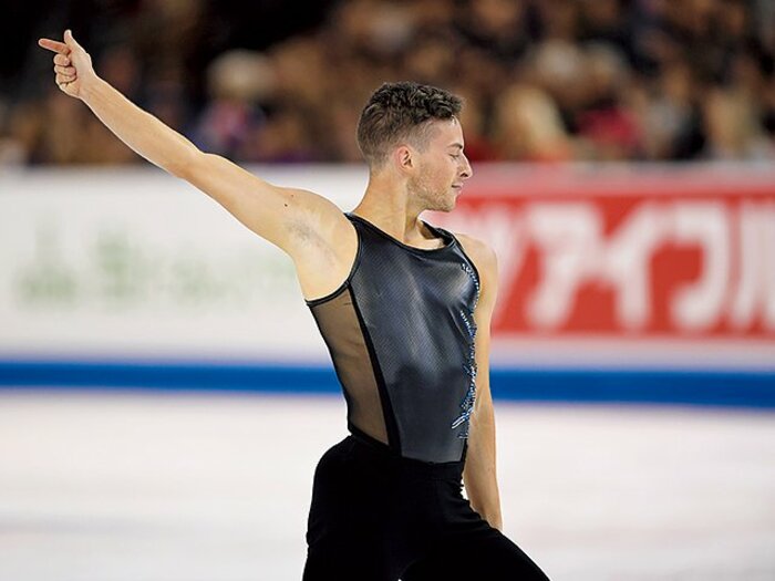 大胆すぎる“袖無し衣装”でルールの限界に挑んだ男。～アダム・リッポンが選ぶ「表現の道」の限界～＜Number Web＞ photograph by Asami Enomoto