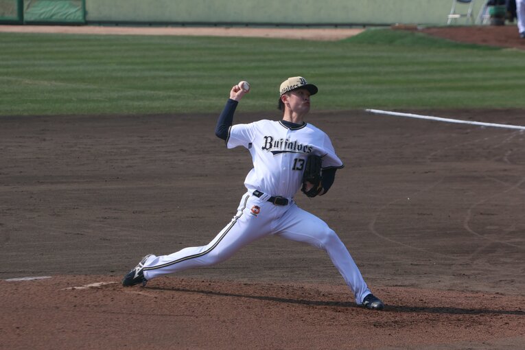 キャンプでの寺西　©Fumi Sawai