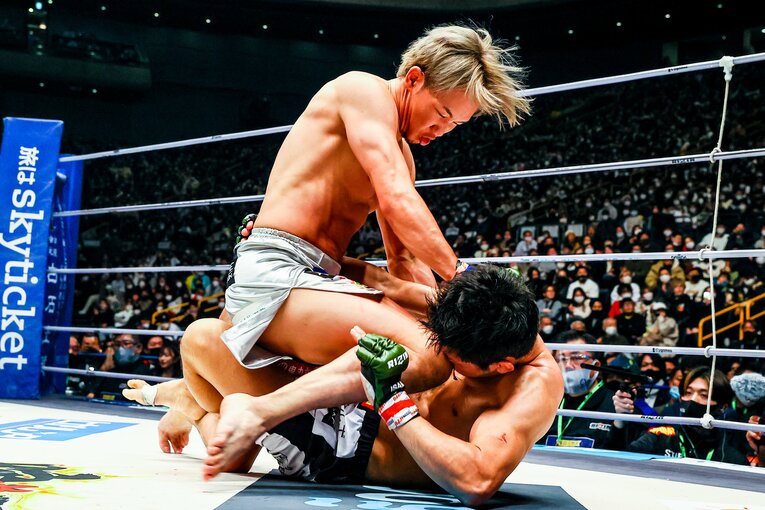 朝倉未来の強烈な膝蹴り　©RIZIN FF Susumu Nagao