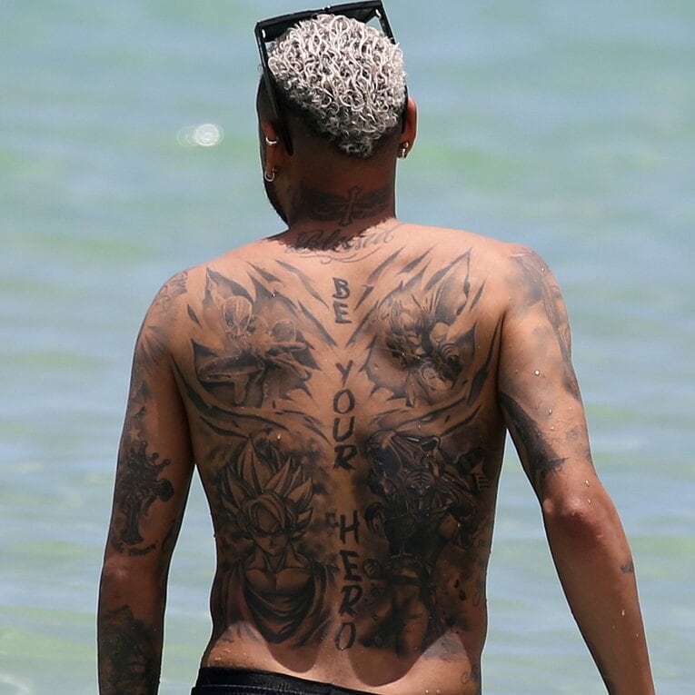 ネイマールの背中のタトゥー。左下には孫悟空が　©Getty Images