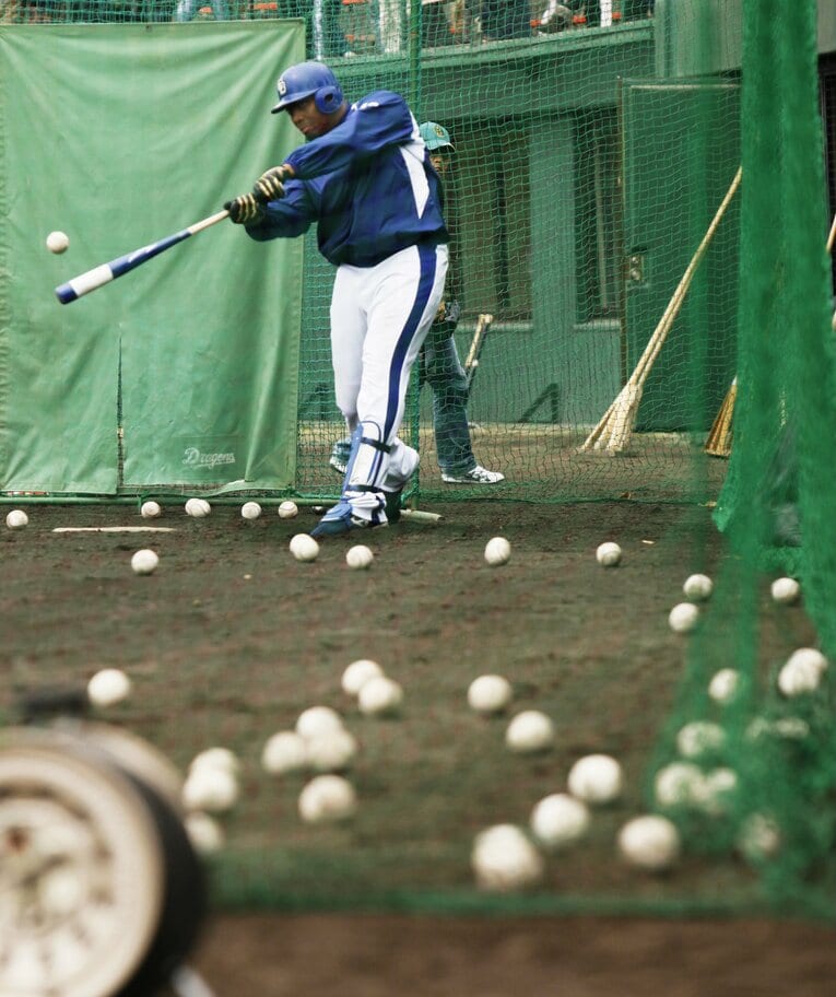 打撃練習する中日時代のブランコ　©︎JIJI PRESS