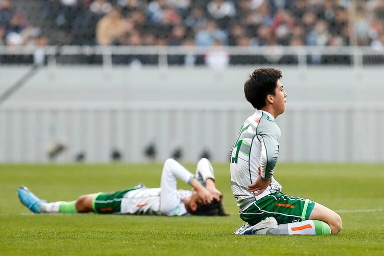 昨年度大会決勝で敗れ、膝をつく安斎颯馬（当時2年）©︎Getty Images