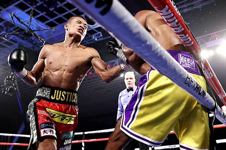 ラスベガスのリングで大きな成長を示した平岡アンディ。危なげない完勝劇だった ／ photograph by Getty Images