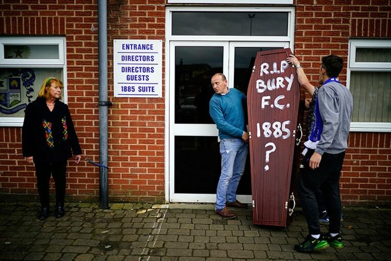 英国の小さなサッカークラブ消滅も、ファンの地元愛と魂は死なない。(2)