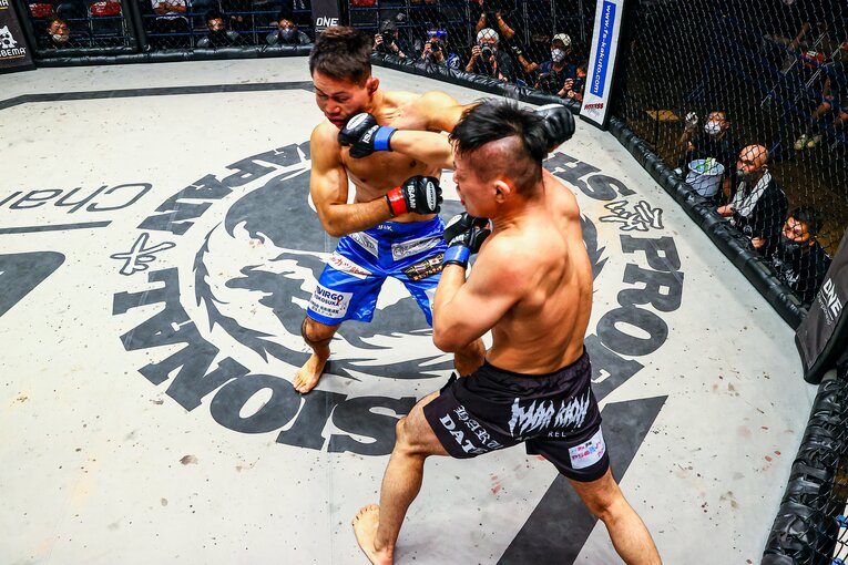 木登り1日100本、20kgを背負い裸足で… 「格闘技不毛の地」北海道生まれの18歳修斗王者・西川大和の野生児ぶりがスゴい(2)