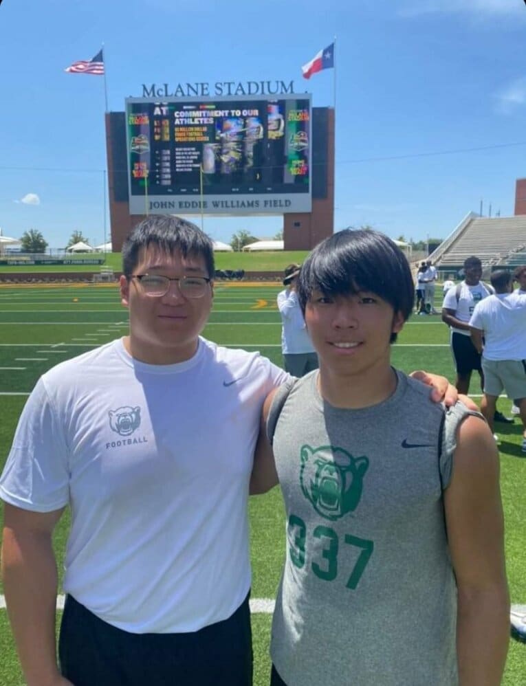 高3の夏には全米を回り、強豪大学のトライアウトにも参加。写真はテキサス州のベイラー大学／本人提供