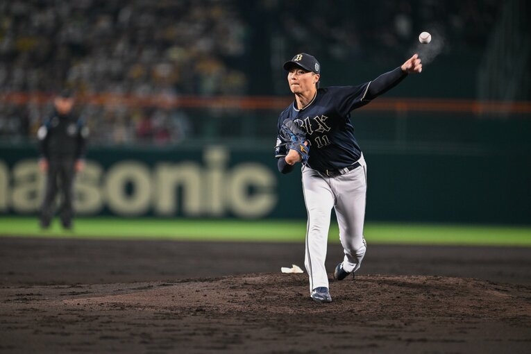 明治大の1学年上の先輩でもある山崎とは日本シリーズでも対戦　©︎Nanae Suzuki