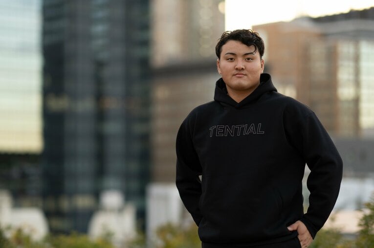 スタンフォード大学の佐々木麟太郎（20歳）。NumberWebの単独インタビューに応じた ／ photograph by Shiro Miyake