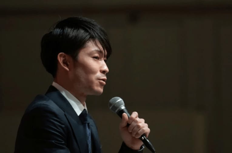 2022年1月に行われた引退会見 ©Asami Enomoto