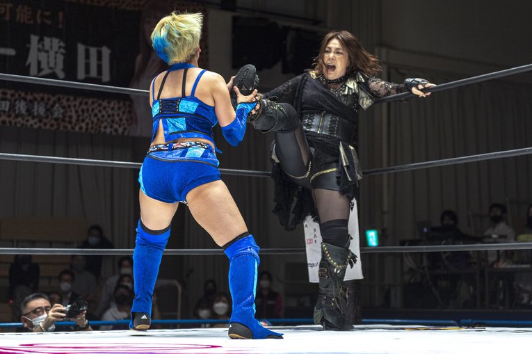 神取＆アジャ＆“W井上”！ レジェンドたちが若手精鋭軍との「3本勝負」で必殺技連発…“お祭り”カードに見た歴史的意義とは？(22)