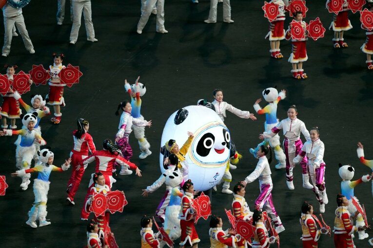 開会式に登場した公式マスコットのビンドゥンドゥン ／ photograph by JMPA