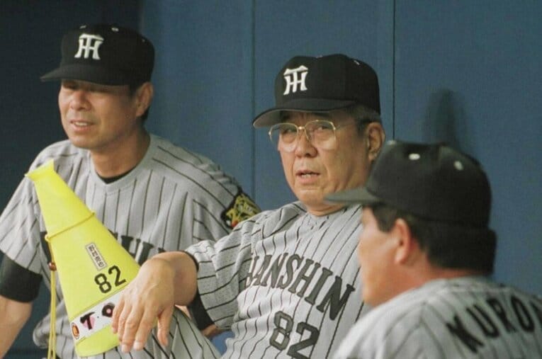 1999年から2001年まで指揮を執った野村克也。阪神監督時代、今なお虎党の間で語り継がれる「F1セブン」が誕生したのは2001年だった ／ photograph by JIJI PRESS