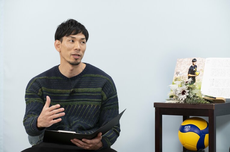 「リリーフサーバー」という難しい役割について甲斐に問う福澤達哉　©︎Tadashi Hosoda