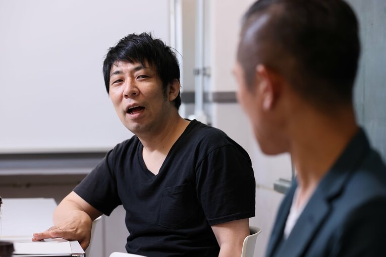 パンクブーブーの佐藤哲夫さん（ボケ担当）。2009年M-1チャンピオン。初の決勝進出で優勝を果たした　©Shigeki Yamamoto