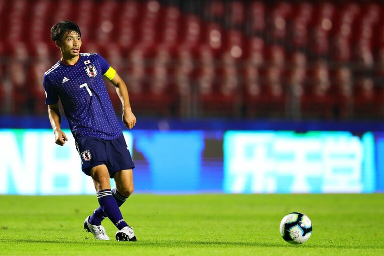 コパ・アメリカで共にプレーした柴崎のプレーに上田は衝撃を受けたという　©︎Getty Images