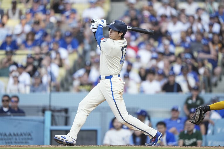 7月6日のブルワーズ戦で28号ホームランを放った大谷　©Getty Images