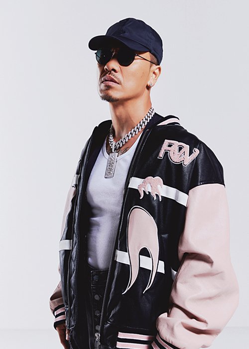 AK-69　1978年8月28日生、愛知県出身。'15年に自身が代表を務めるFlying B Entertainmentを設立。今年6月15日より全国33カ所で「AK-69LIVE TOUR 2024-Enlightenment-」を開催