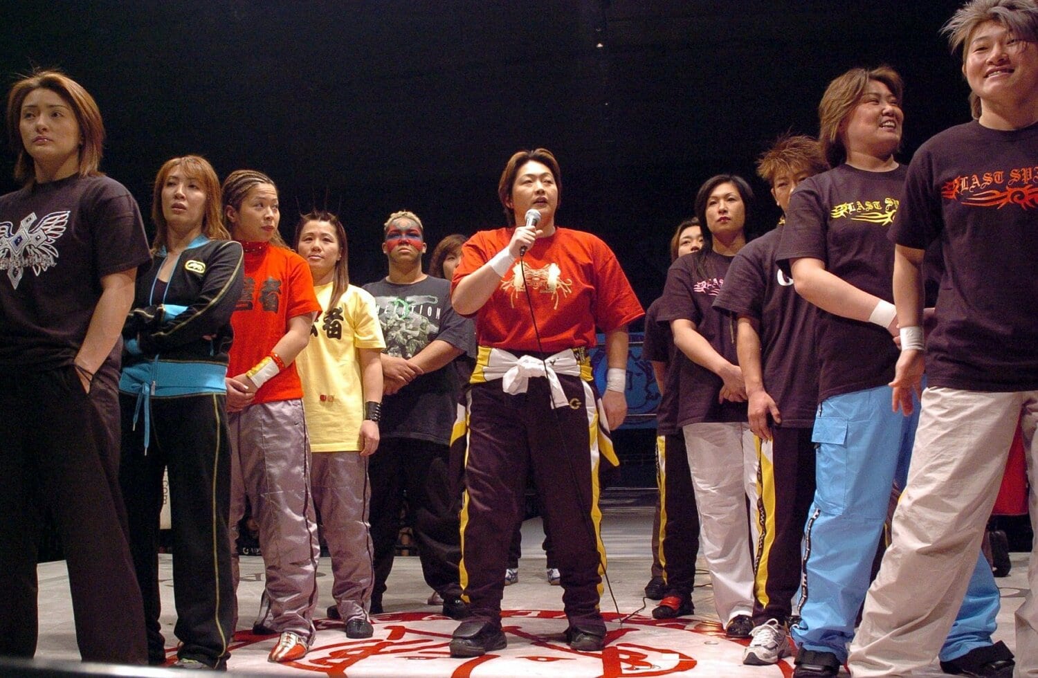 長与とGAEA JAPANの選手たち（2005年撮影）　©Sankei Shimbun