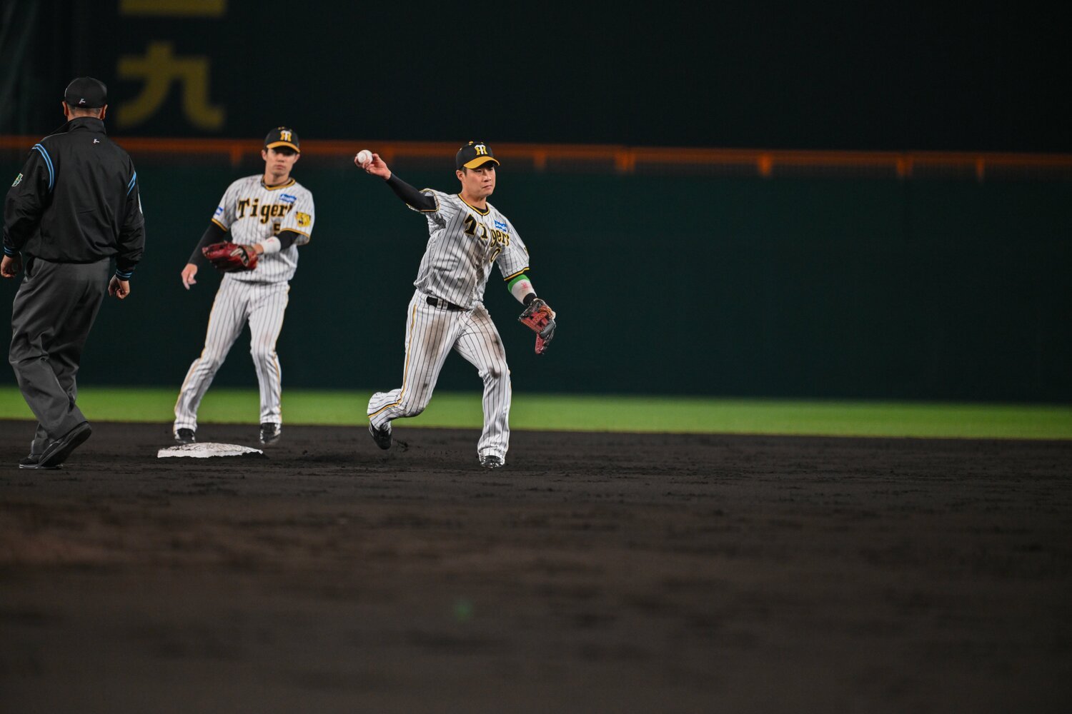 甲子園を本拠地とする阪神の基盤は「堅守」。狙う連覇へ不可欠な要素だ　©︎Nanae Suzuki