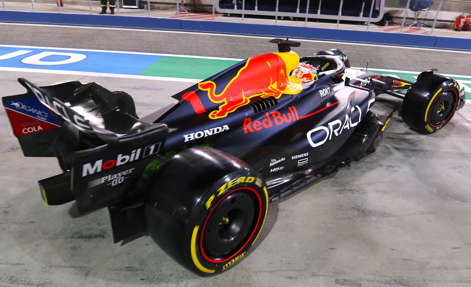 レッドブルの2023年型「RB19」。昨年の日本GPからあしらわれる「HONDA」のロゴは今季も継続　©Masahiro Owari