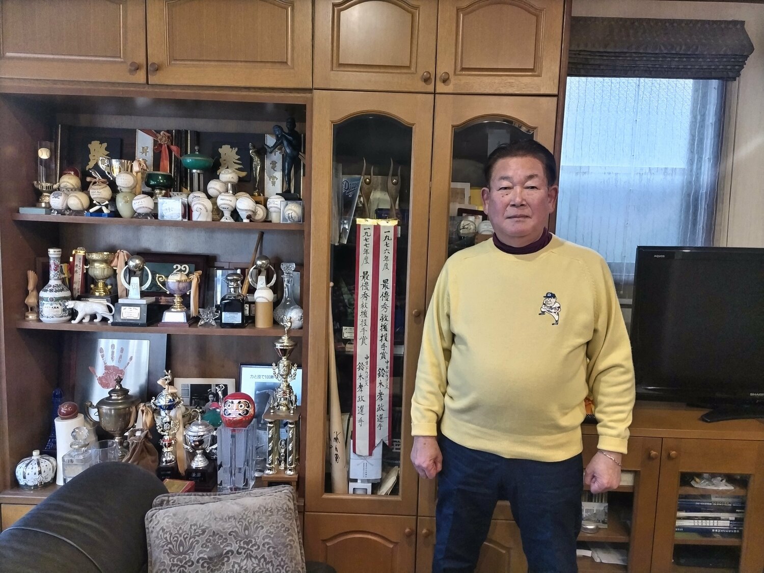 「なぜ一軍から外したのか、落合さんに聞いてみたいですよね」。写真は現在の鈴木孝政さん、70歳 ©Makoto Okano