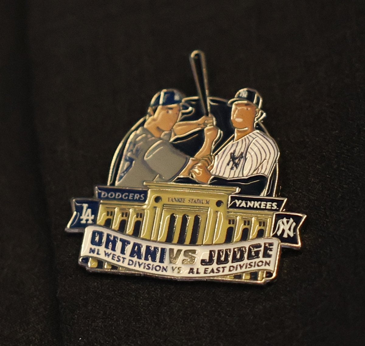 ヤンキースタジアム内の売店で販売されている「大谷×ジャッジ」のコラボグッズ　©︎JIJI PRESS