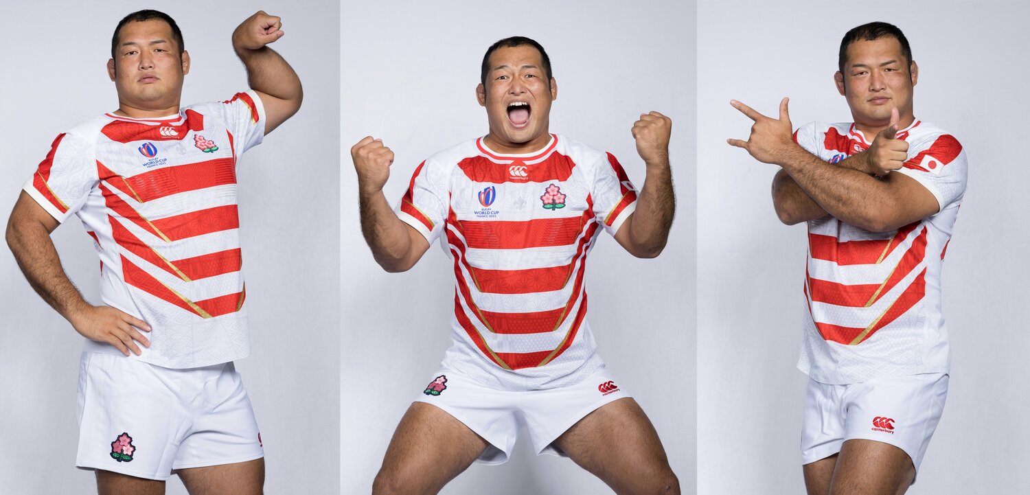 カメラマンの要求に応え、さまざまなポーズを決めるサービス精神旺盛な“カッキー”　©︎Getty Images