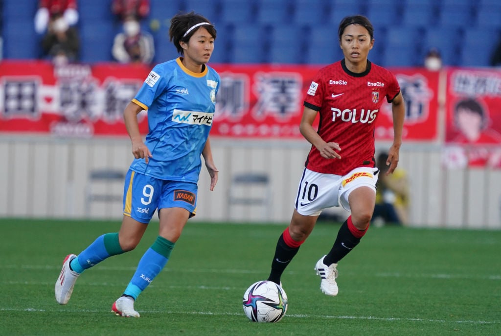 2021年、マイナビ仙台で安藤梢とマッチアップ　©Getty Images