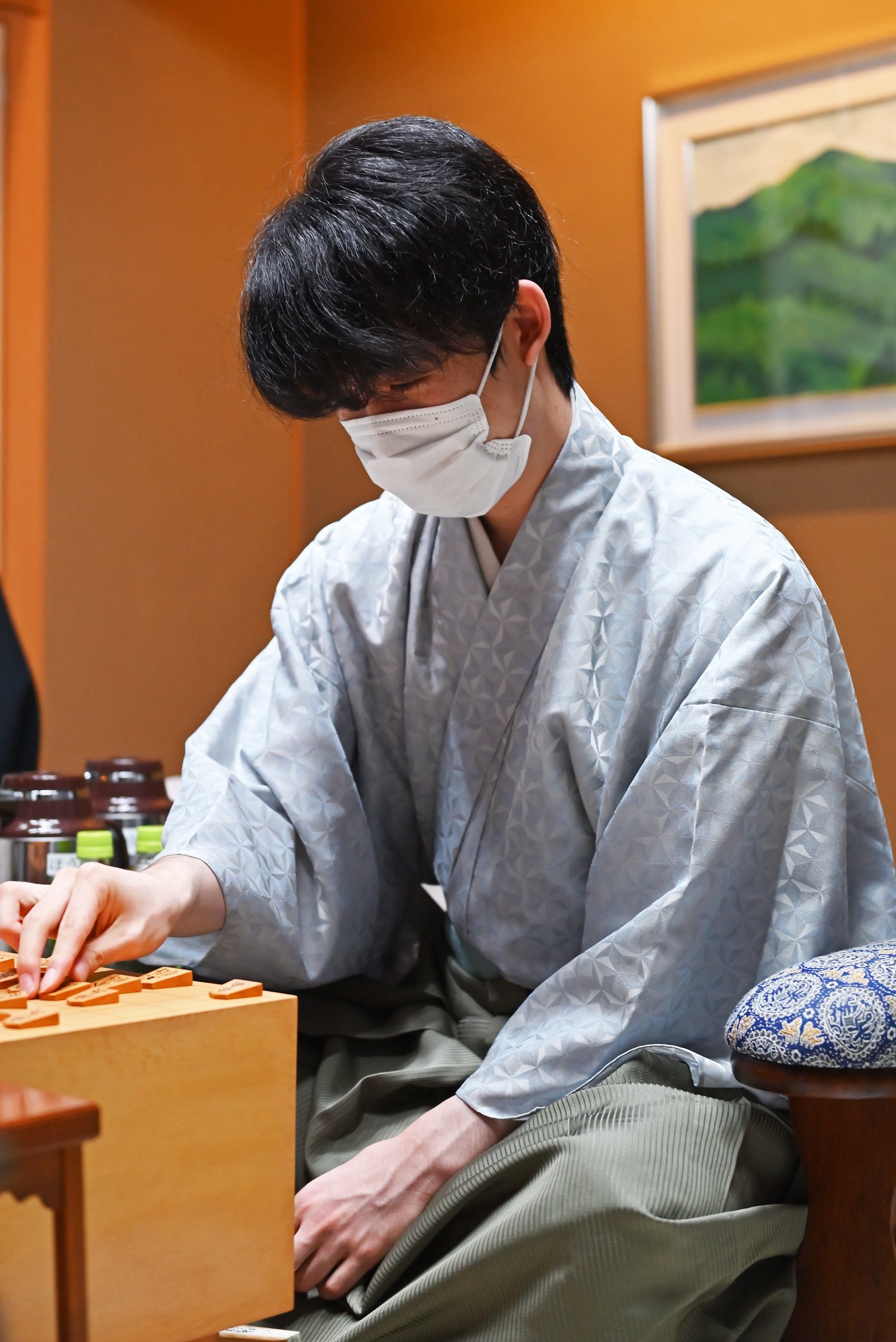 王位戦第3局の藤井三冠　©日本将棋連盟