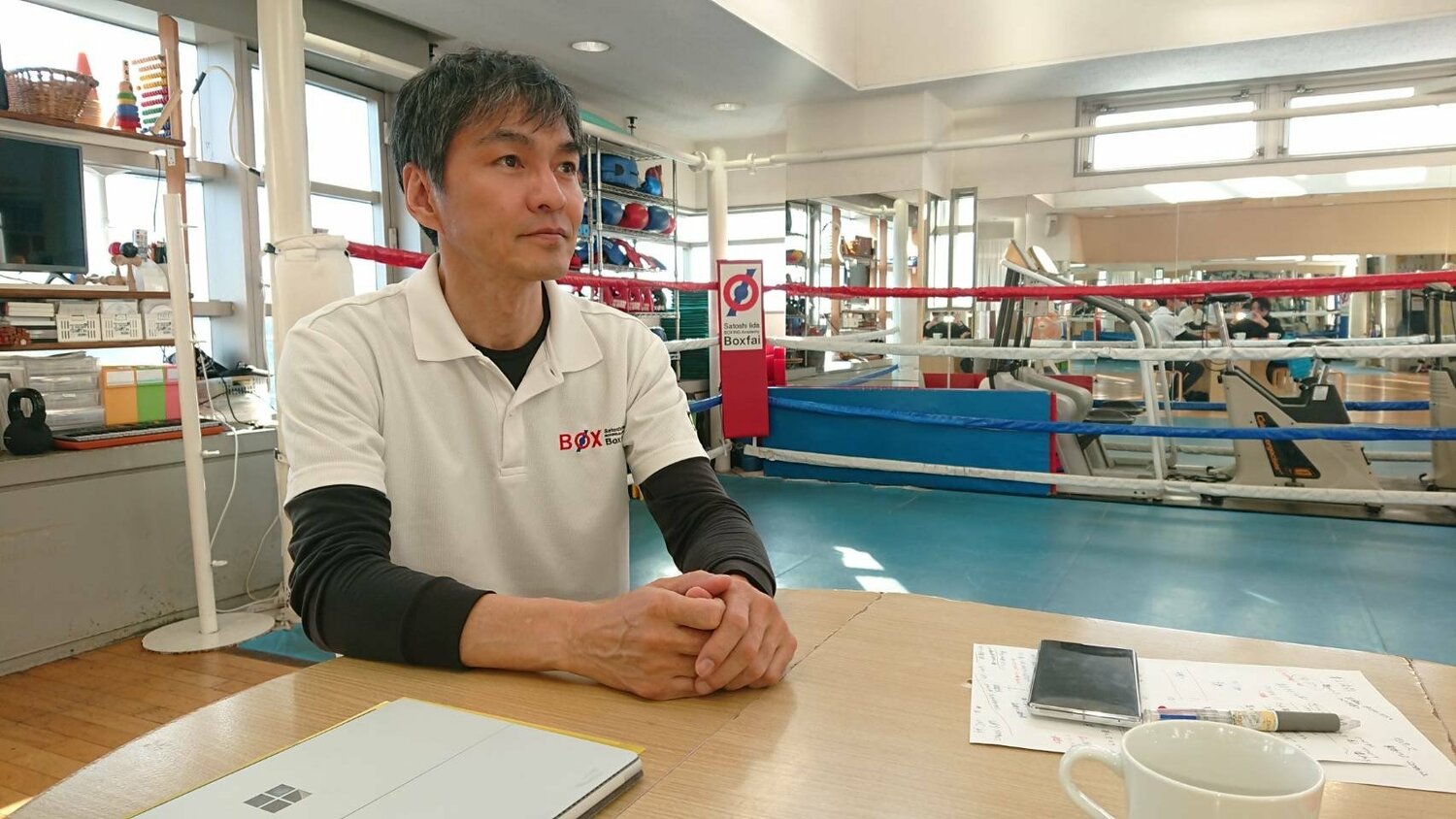 元WBA世界スーパーフライ級王者の飯田覚士氏。今回の井上vs.タパレスを徹底解説してもらった ©︎Toshio Ninomiya