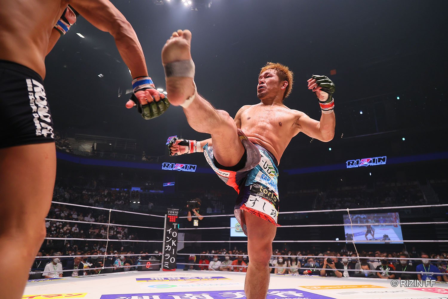 攻撃は蹴りが目立った昇侍。右腕負傷の影響はあった ©RIZIN FF