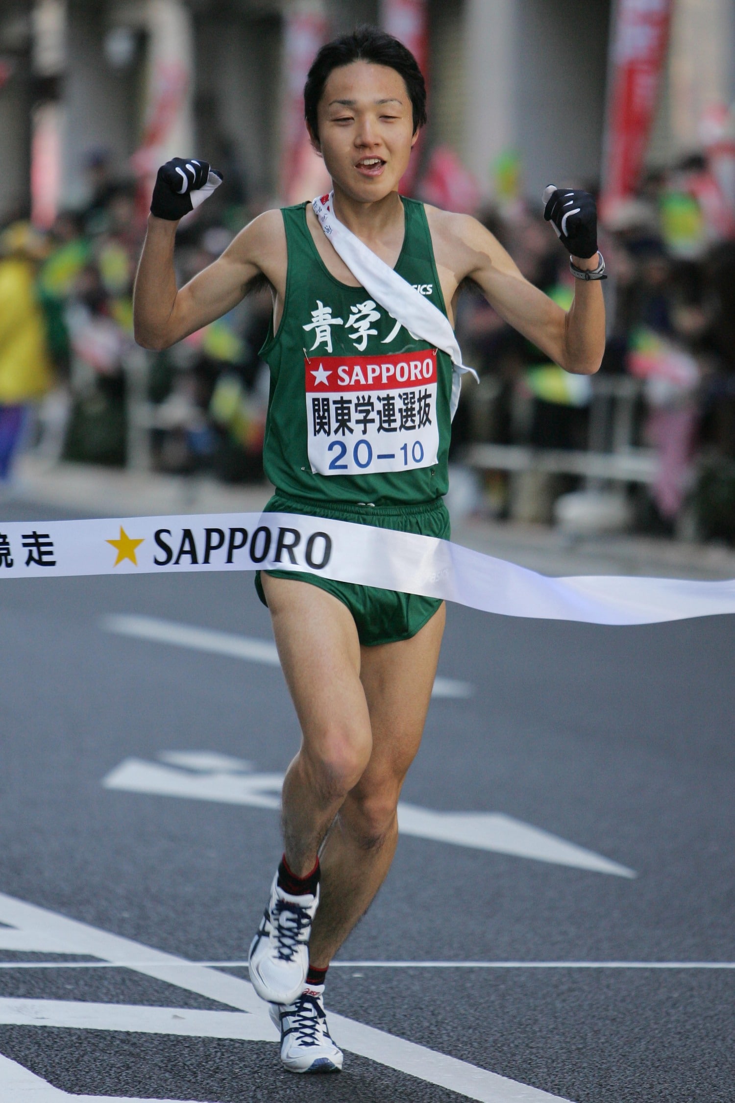 学連選抜史上最高の4位でゴールテープを切った横田竜一さん　©AFLO SPORT